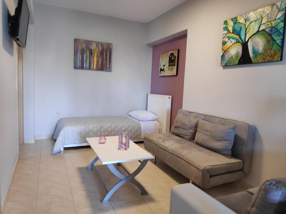 Xenia'S Countryside Guesthouse Agia Marina  Bagian luar foto