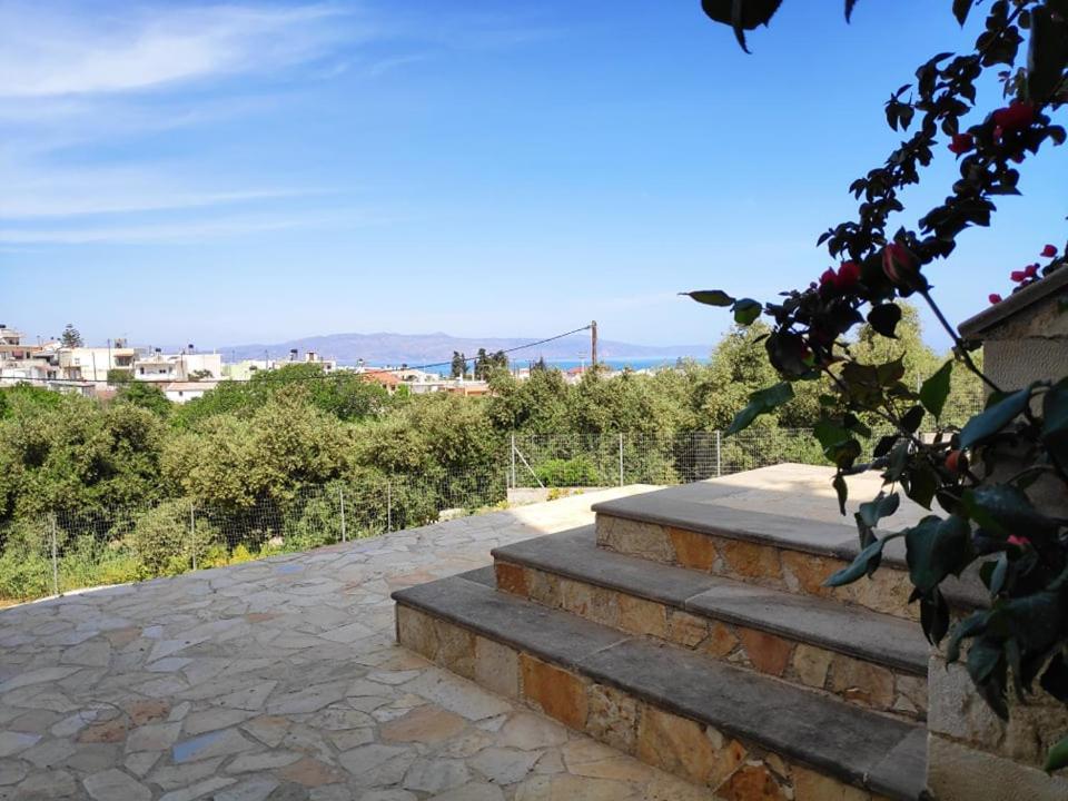 Xenia'S Countryside Guesthouse Agia Marina  Bagian luar foto